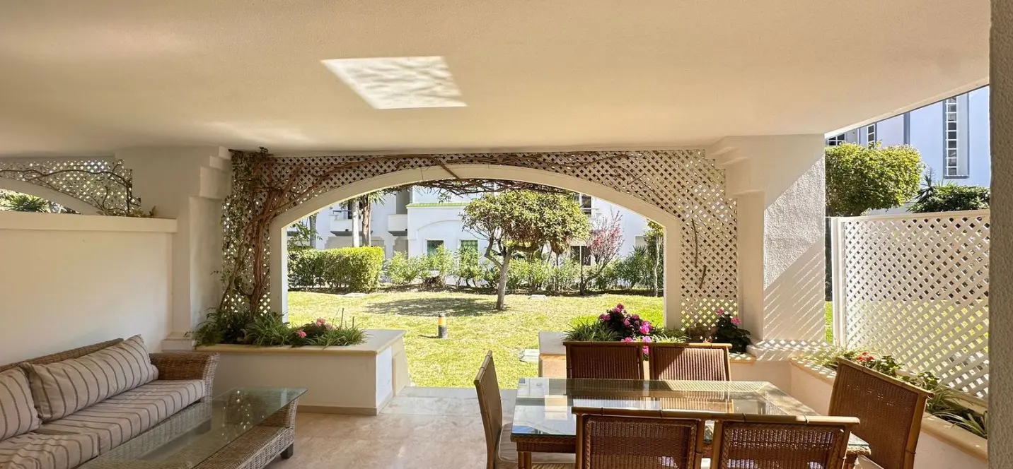 Venta de apartamento en planta baja en Estepona 3