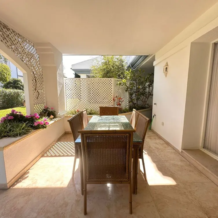Venta de apartamento en planta baja en Estepona