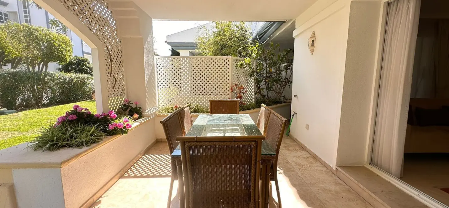 Venta de apartamento en planta baja en Estepona 4