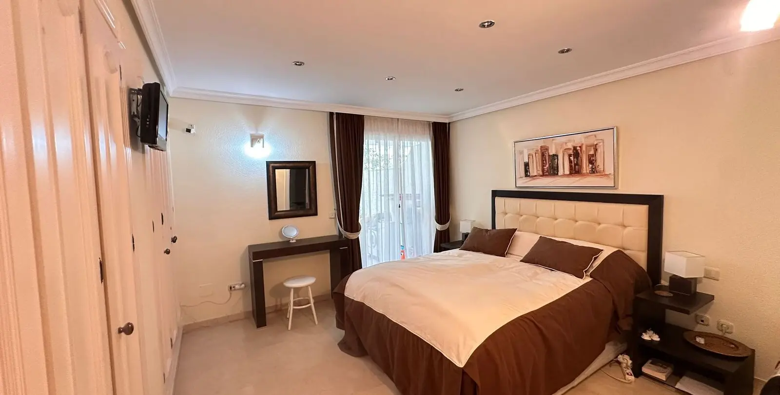 Venta de apartamento en planta baja en Estepona 19