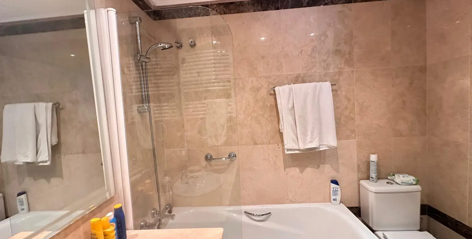 Venta de apartamento en planta baja en Estepona 24