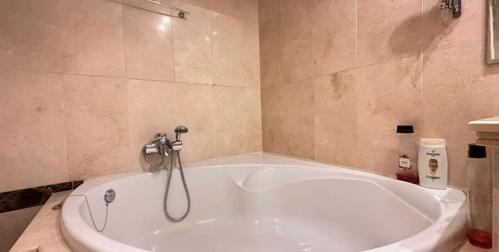 Venta de apartamento en planta baja en Estepona 30