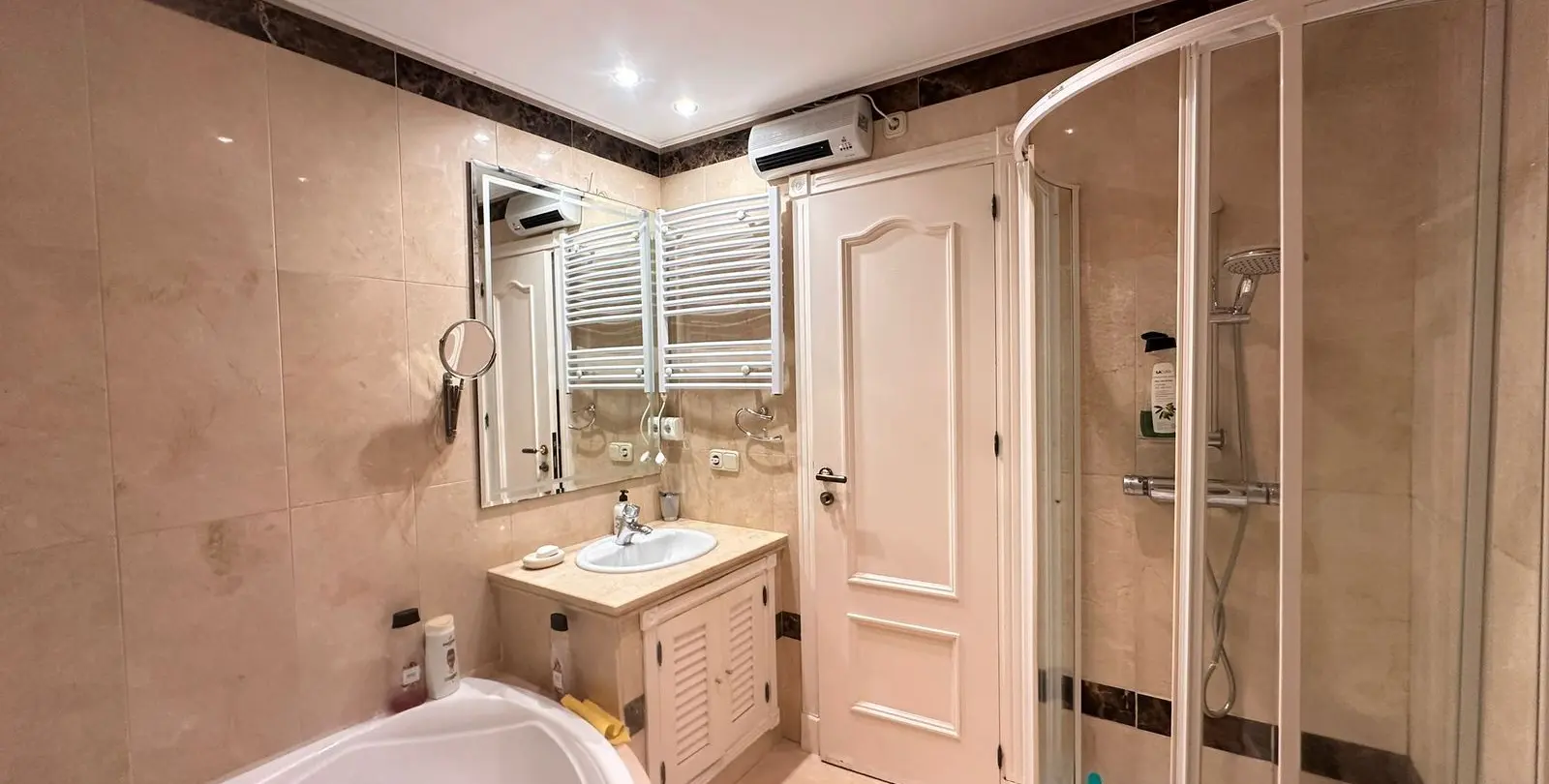 Venta de apartamento en planta baja en Estepona 31