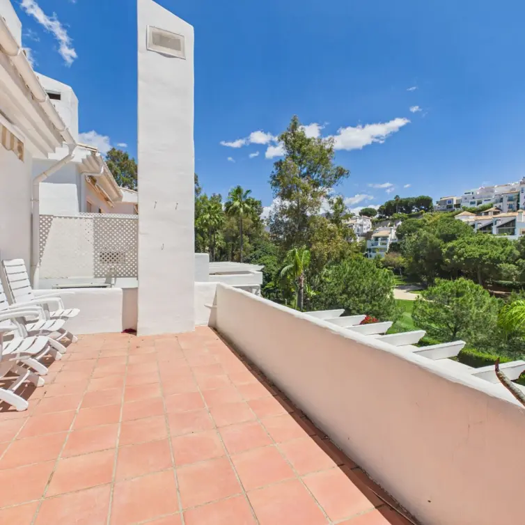 Venta de ático dúplex en Benahavís