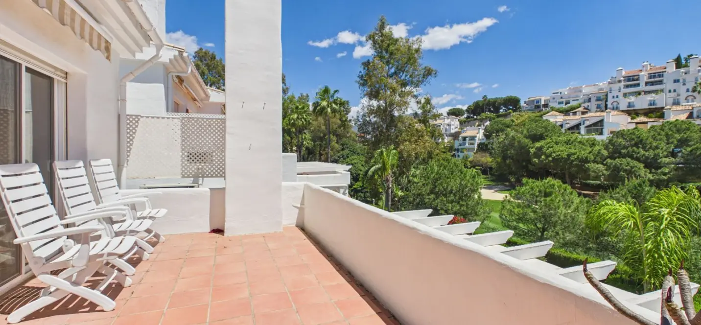 Venta de ático dúplex en Benahavís 1
