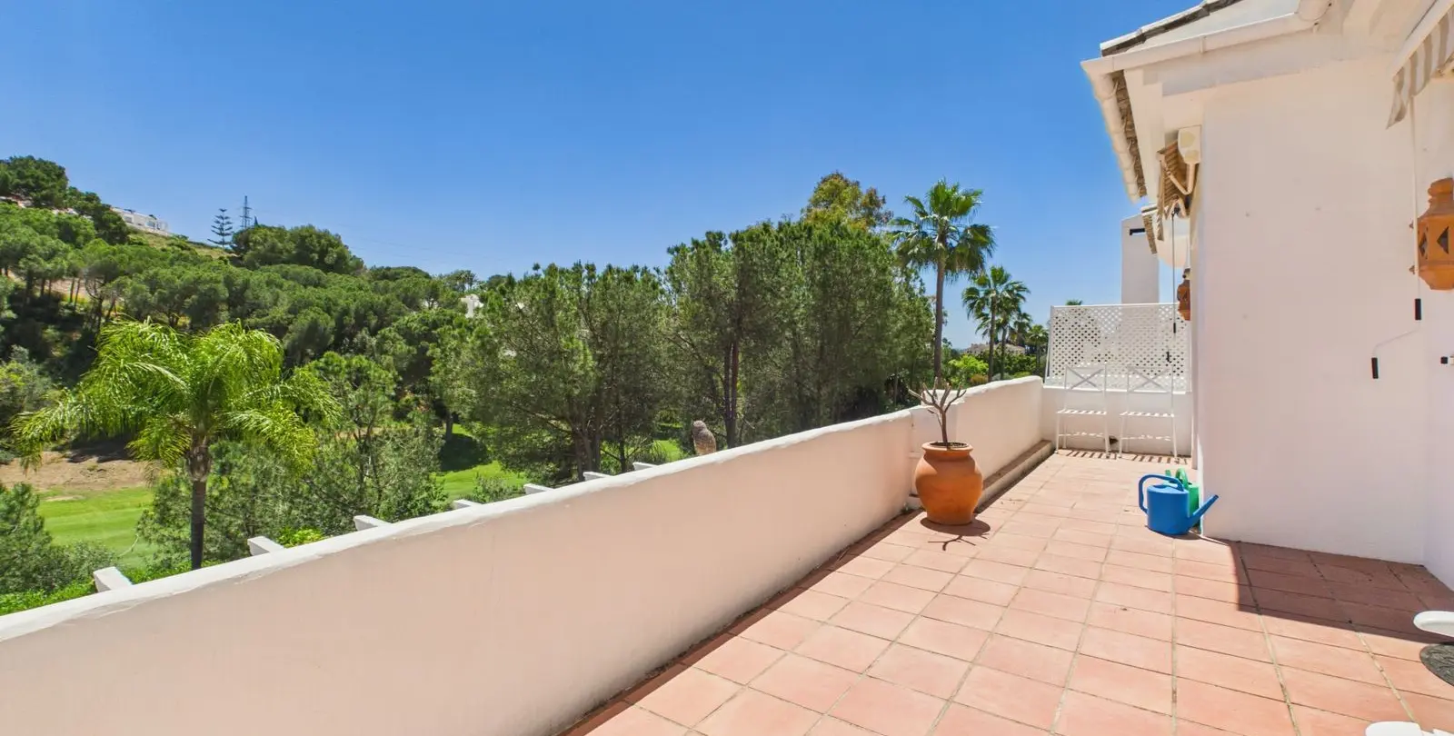 Venta de ático dúplex en Benahavís 3