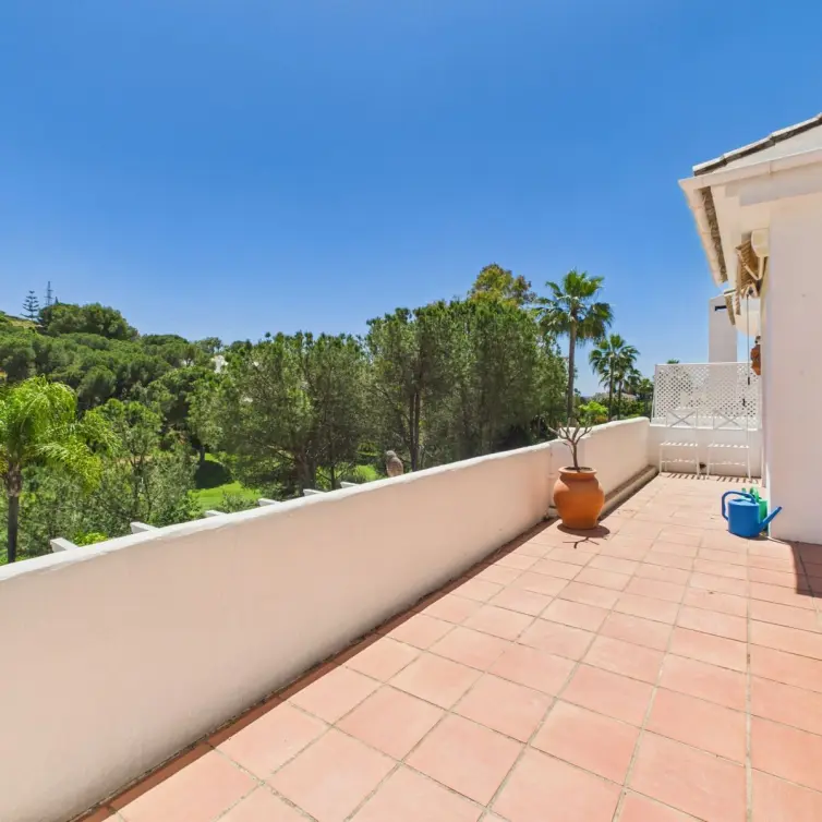 Venta de ático dúplex en Benahavís