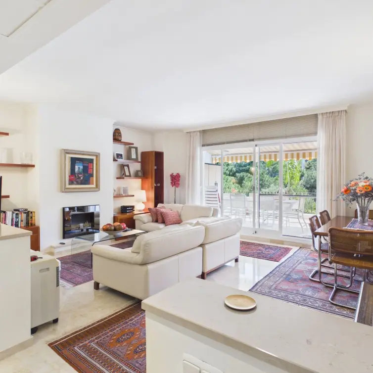 Venta de ático dúplex en Benahavís