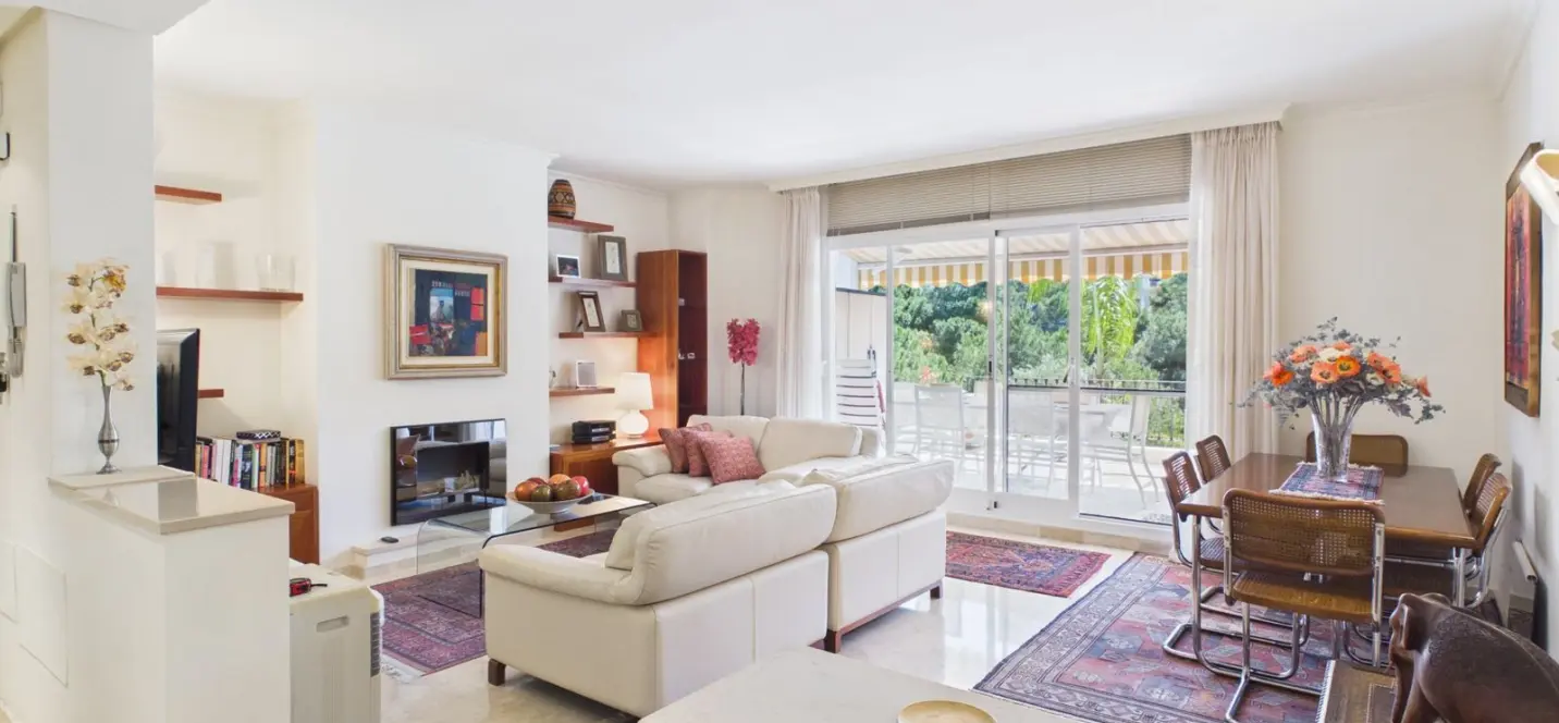Venta de ático dúplex en Benahavís 3