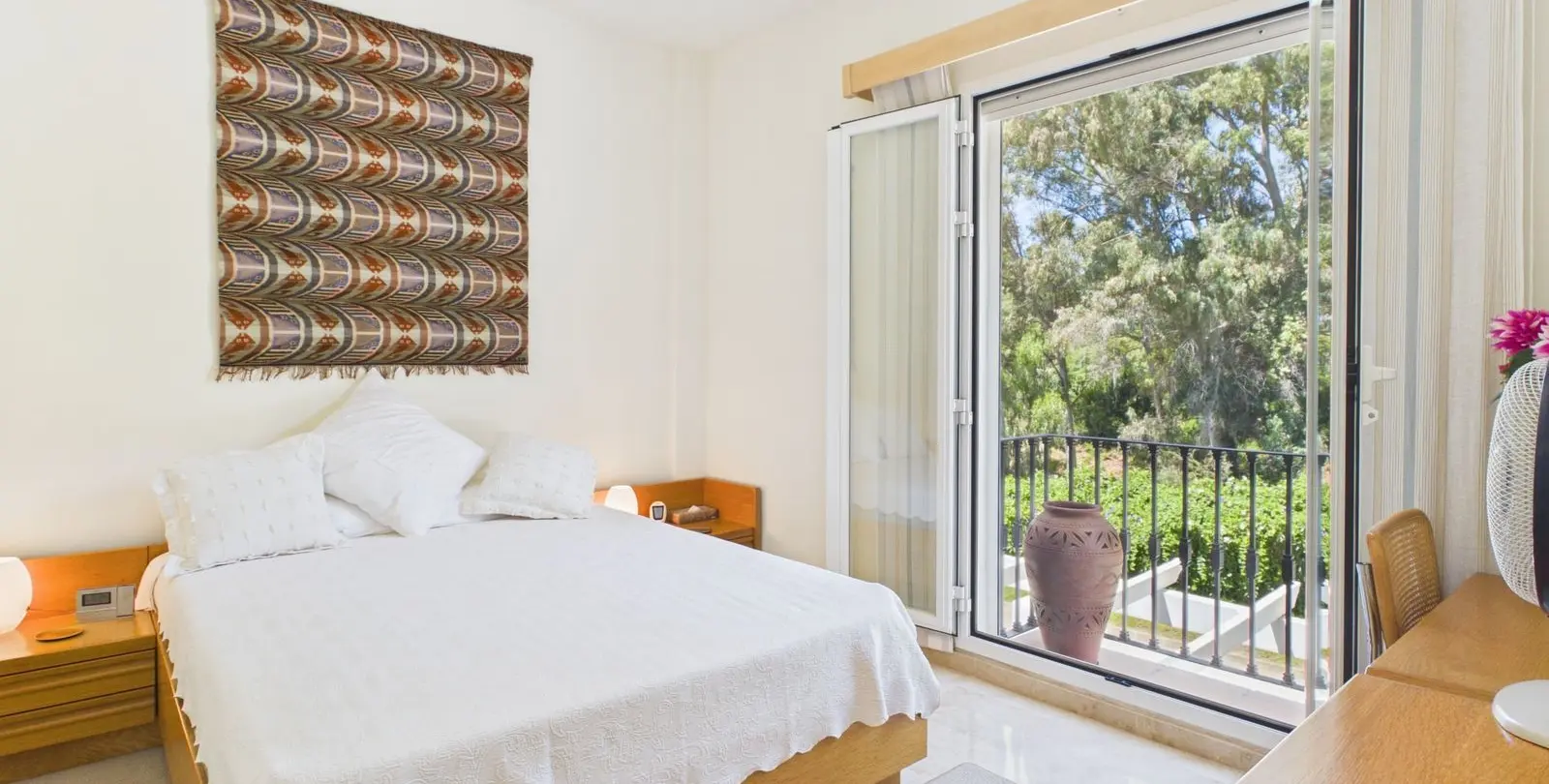 Venta de ático dúplex en Benahavís 12