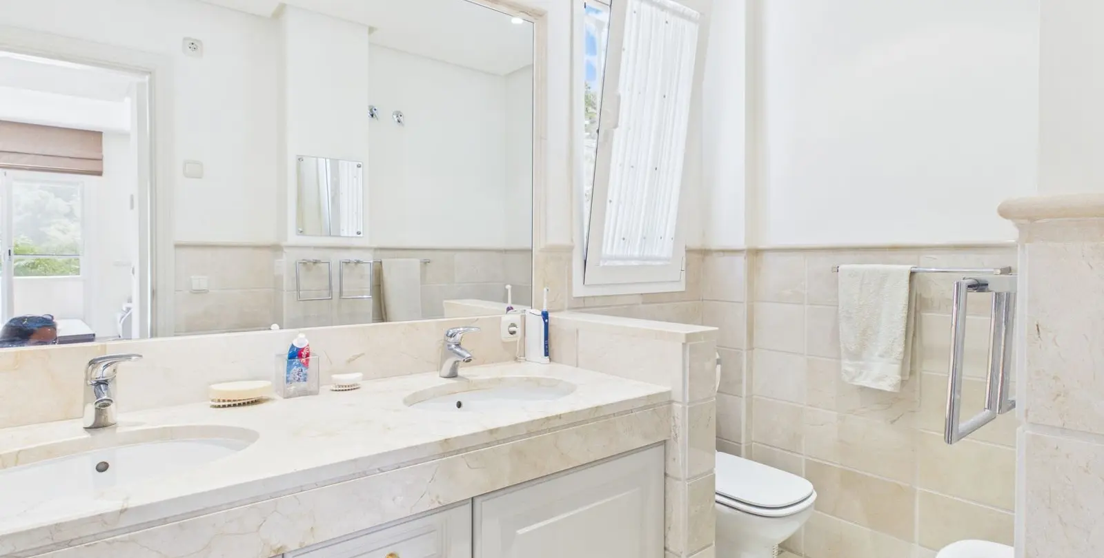 Venta de ático dúplex en Benahavís 19