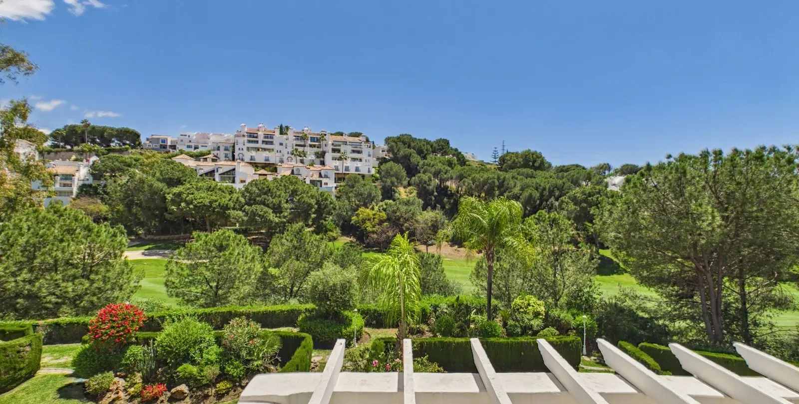 Venta de ático dúplex en Benahavís 21