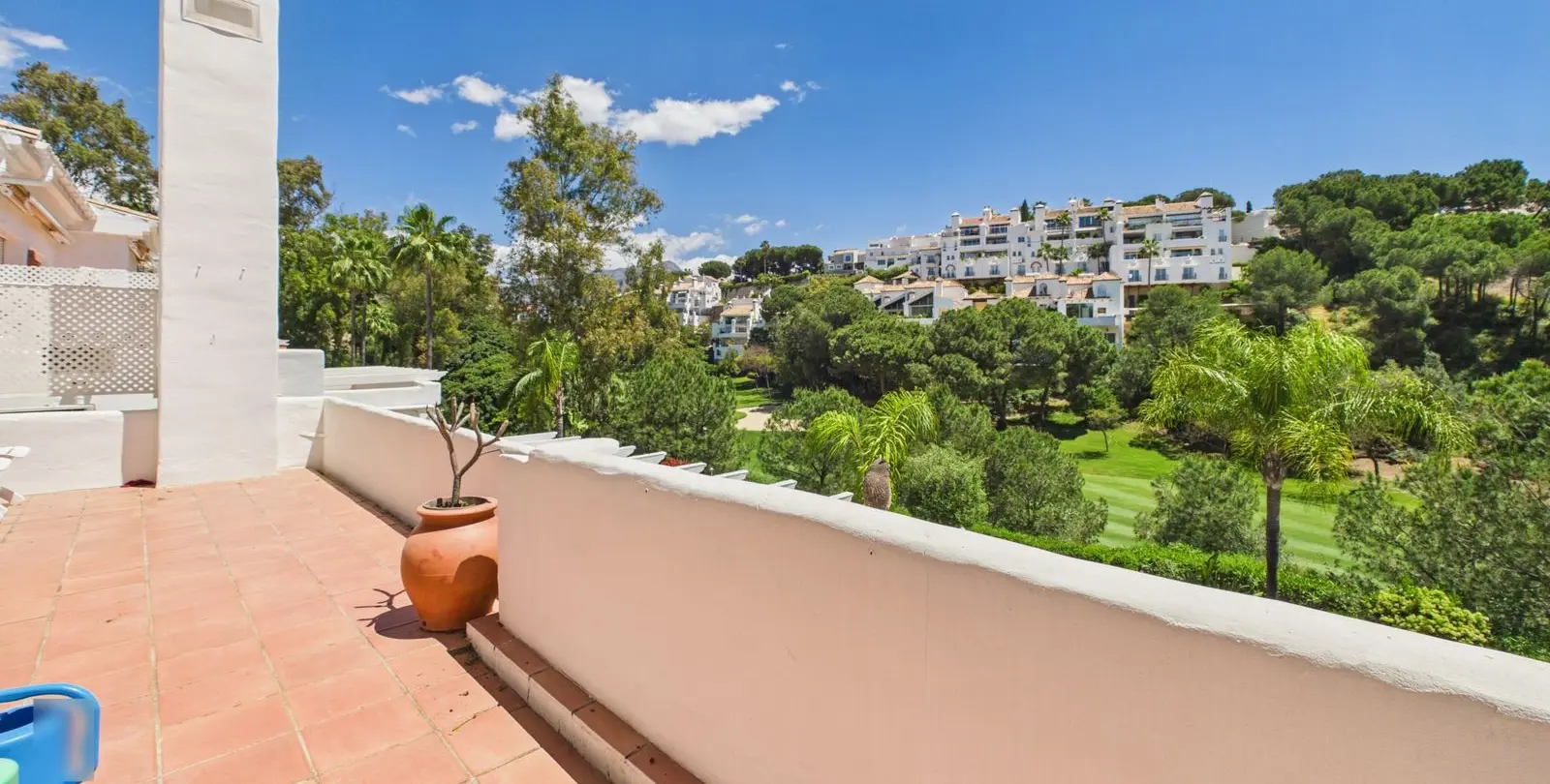 Venta de ático dúplex en Benahavís 22