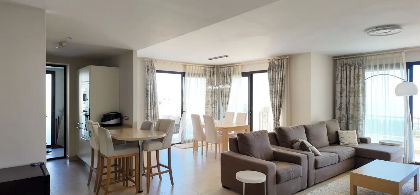 Продажа апартаментов на среднем этаже в Altos de los Monteros 2