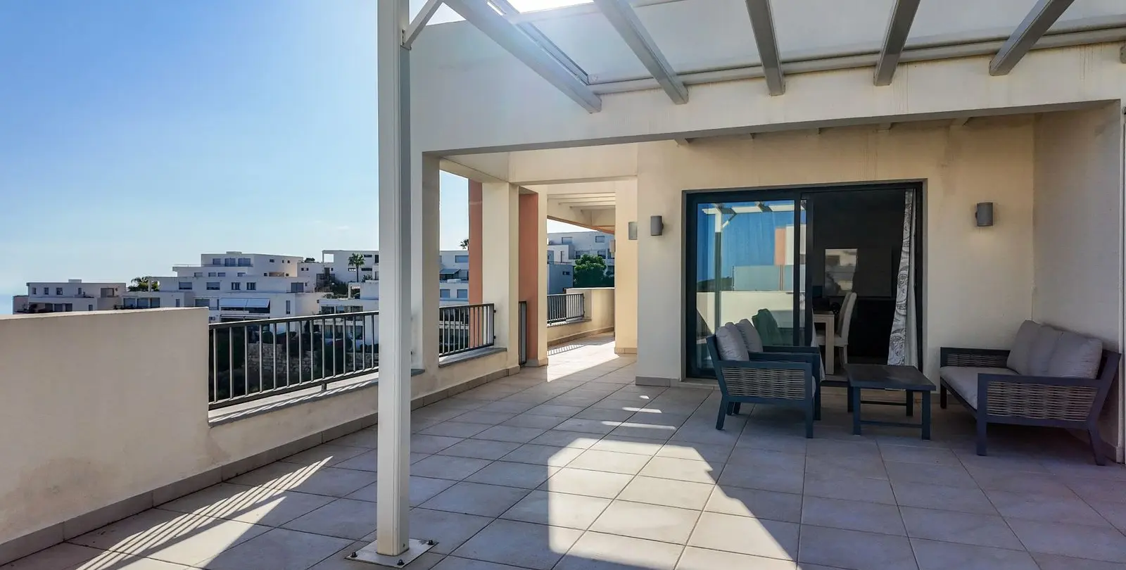 Продажа апартаментов на среднем этаже в Altos de los Monteros 13
