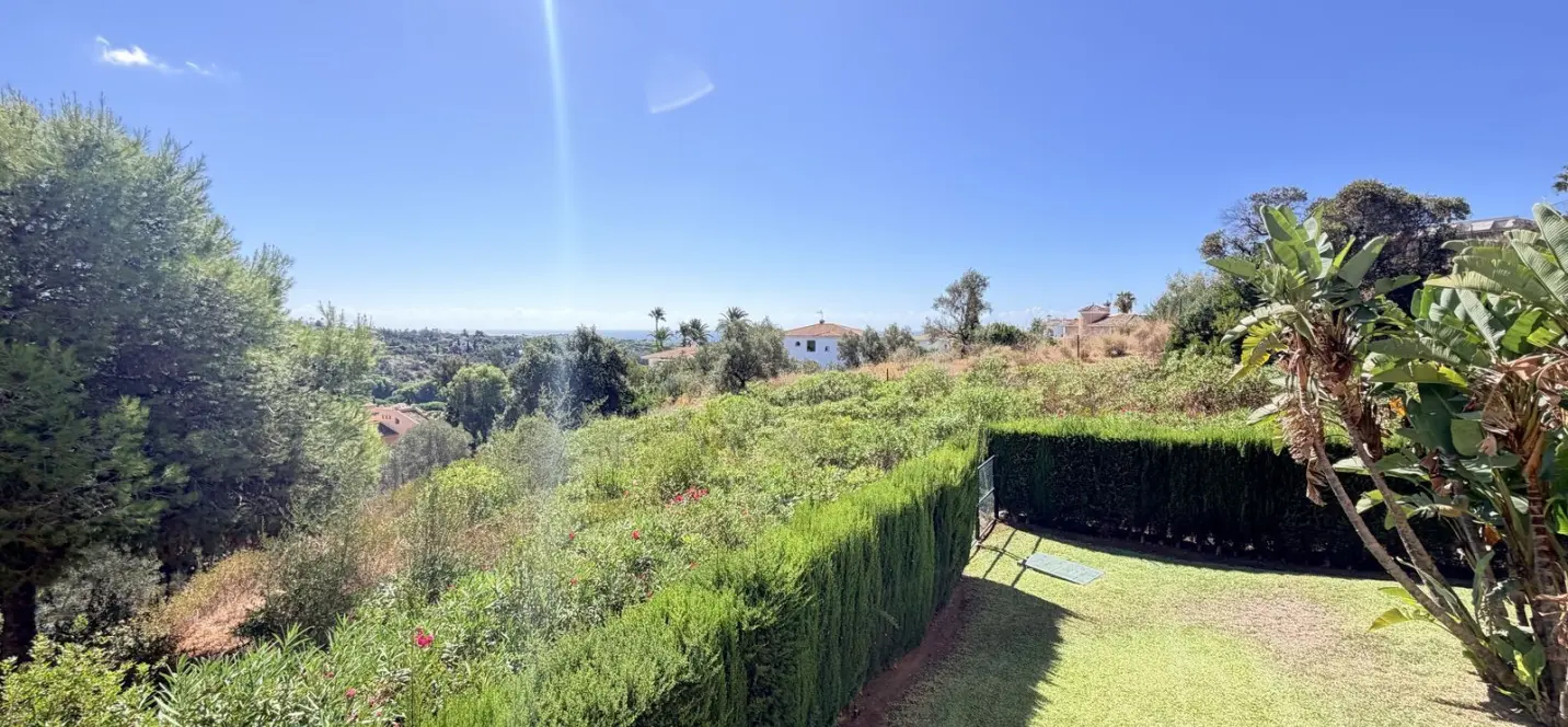 Venta de apartamento en planta media en Elviria 0
