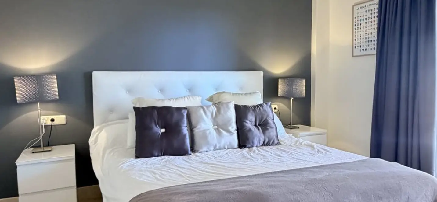 Venta de apartamento en planta media en Elviria 3