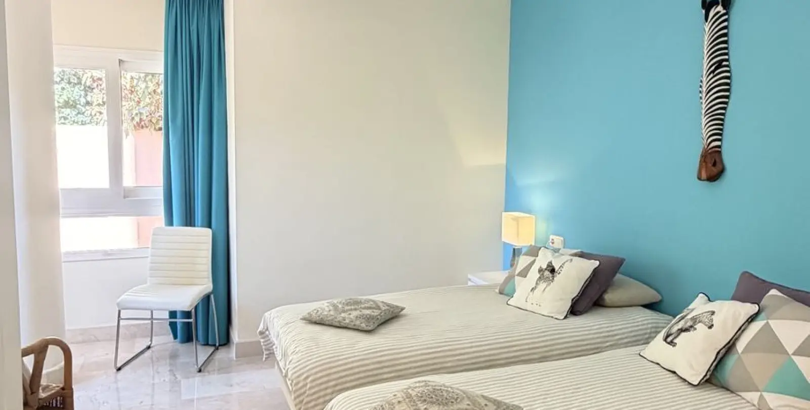 Venta de apartamento en planta media en Elviria 6