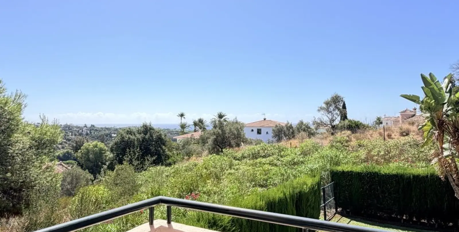 Venta de apartamento en planta media en Elviria 7