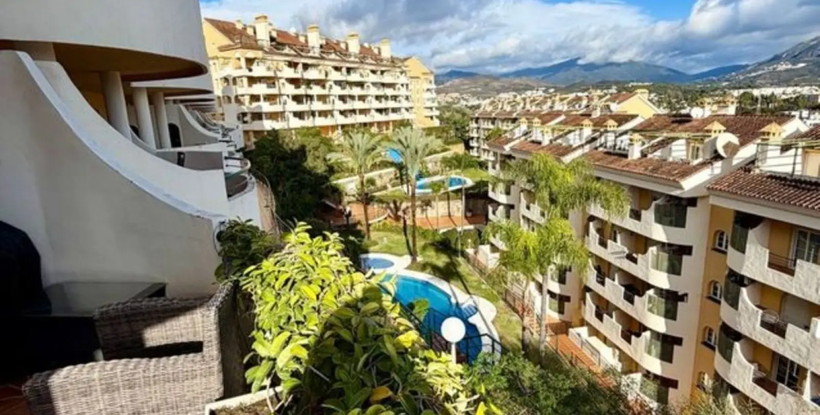 Venta de apartamento en planta media en Marbella 18