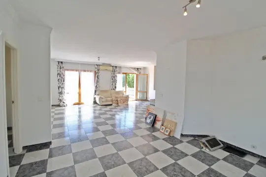 Image 7 thumb