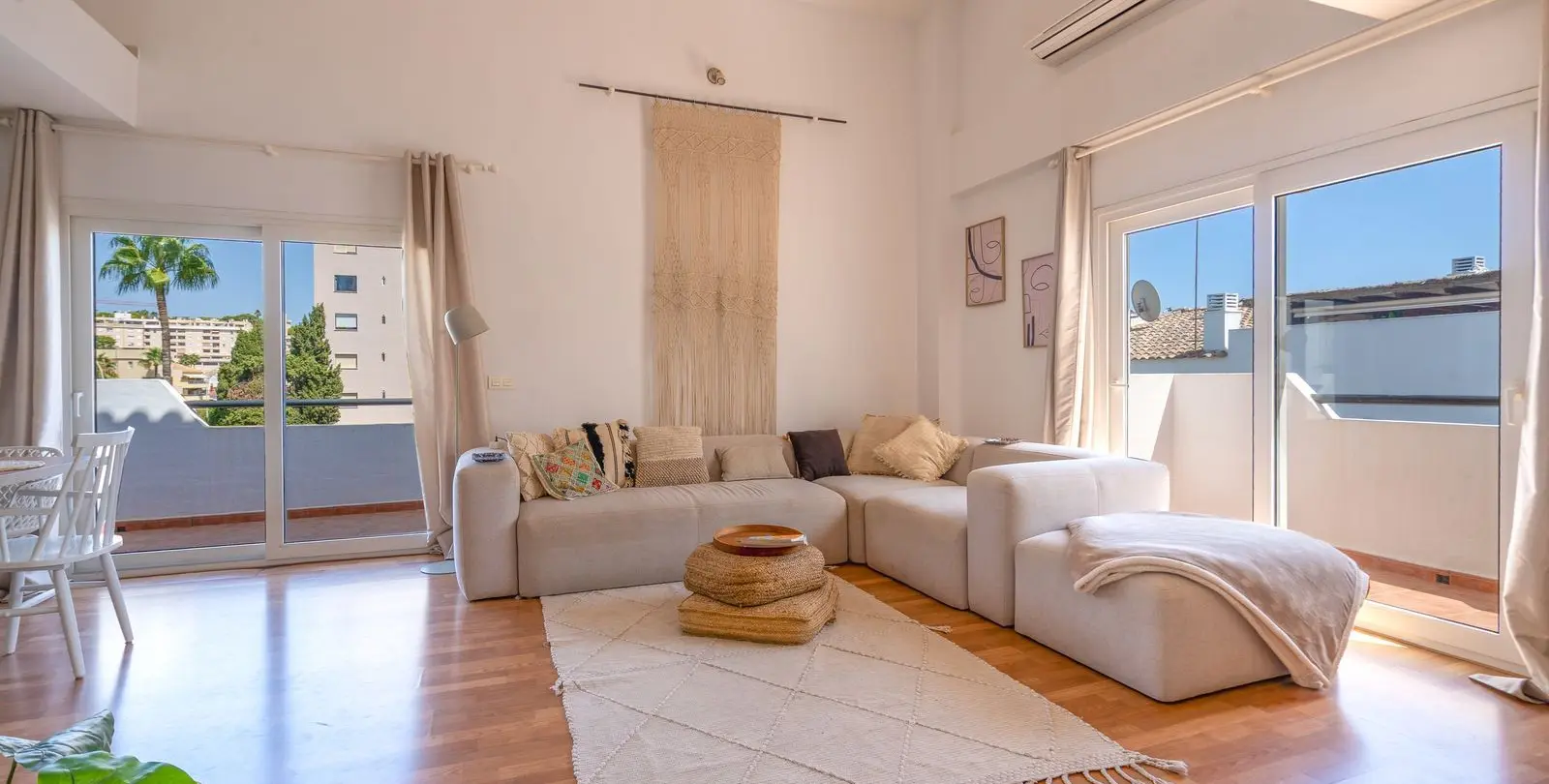 Sale of penthouse duplex in La Carihuela 4