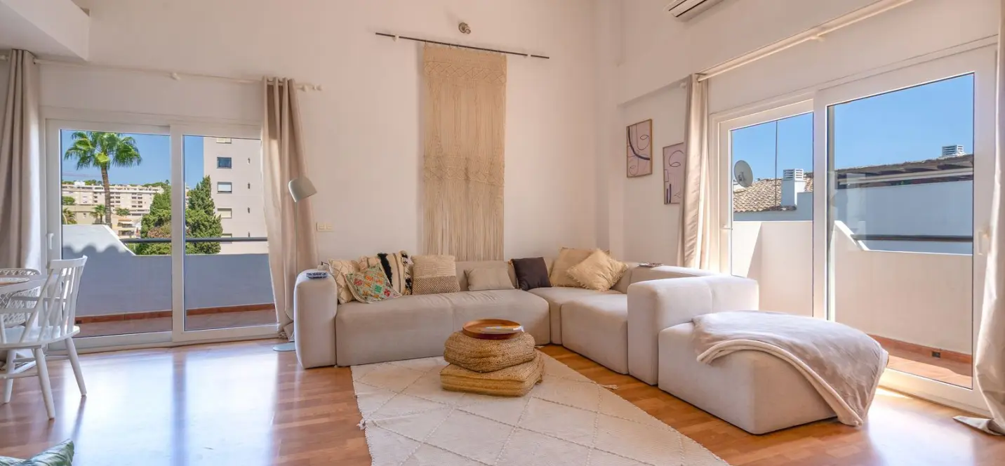 Sale of penthouse duplex in La Carihuela 3