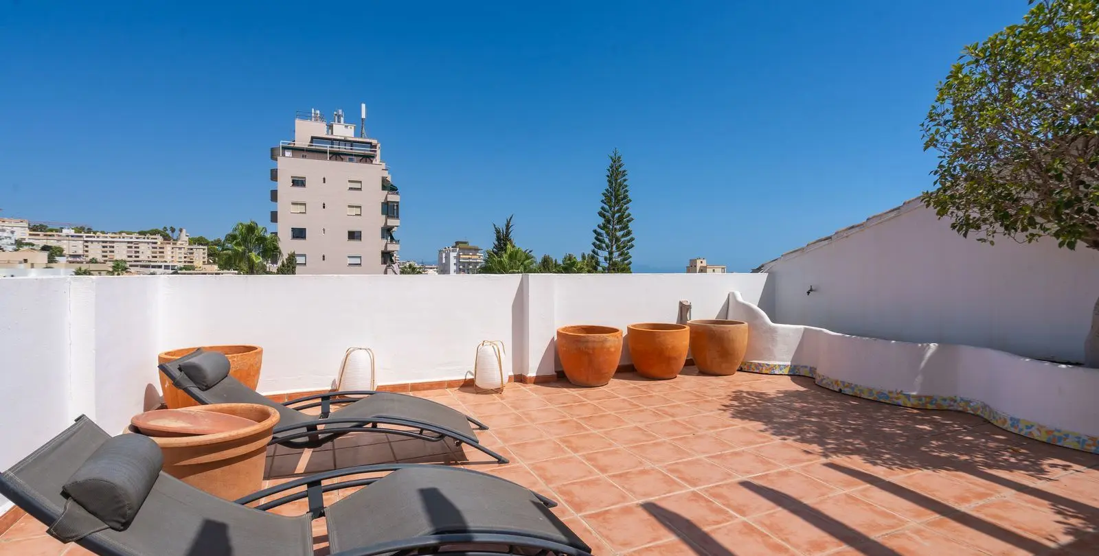 Sale of penthouse duplex in La Carihuela 11