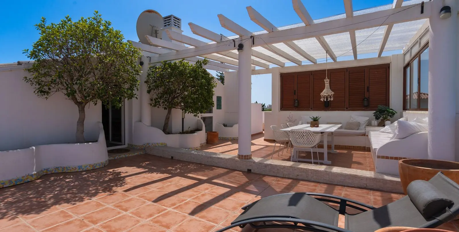 Sale of penthouse duplex in La Carihuela 13