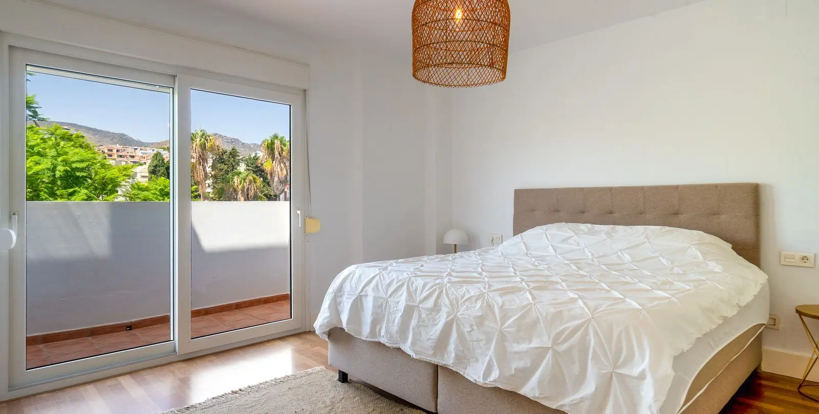 Sale of penthouse duplex in La Carihuela 19