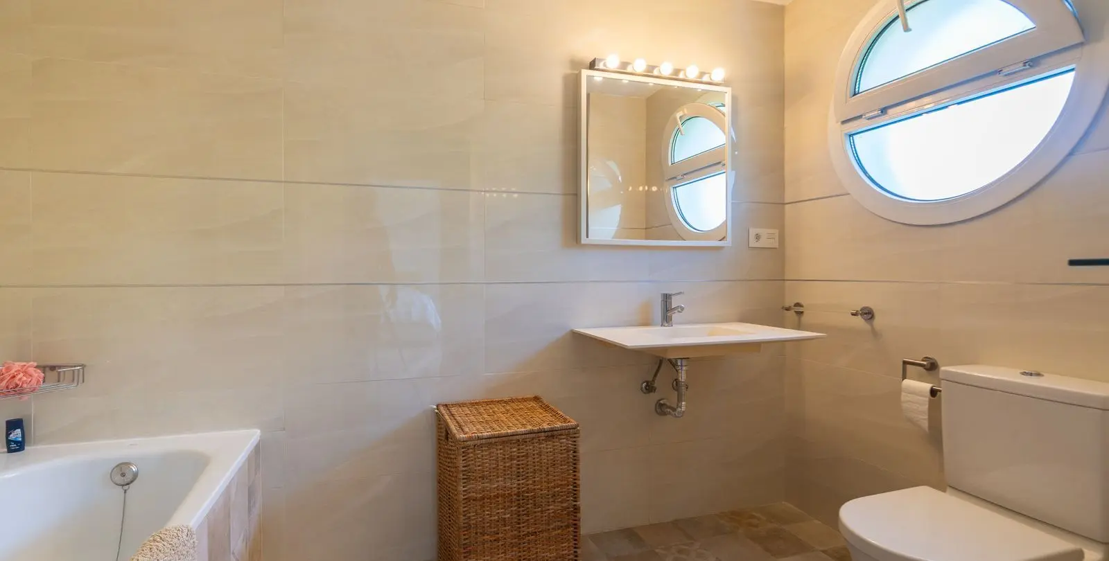 Sale of penthouse duplex in La Carihuela 21