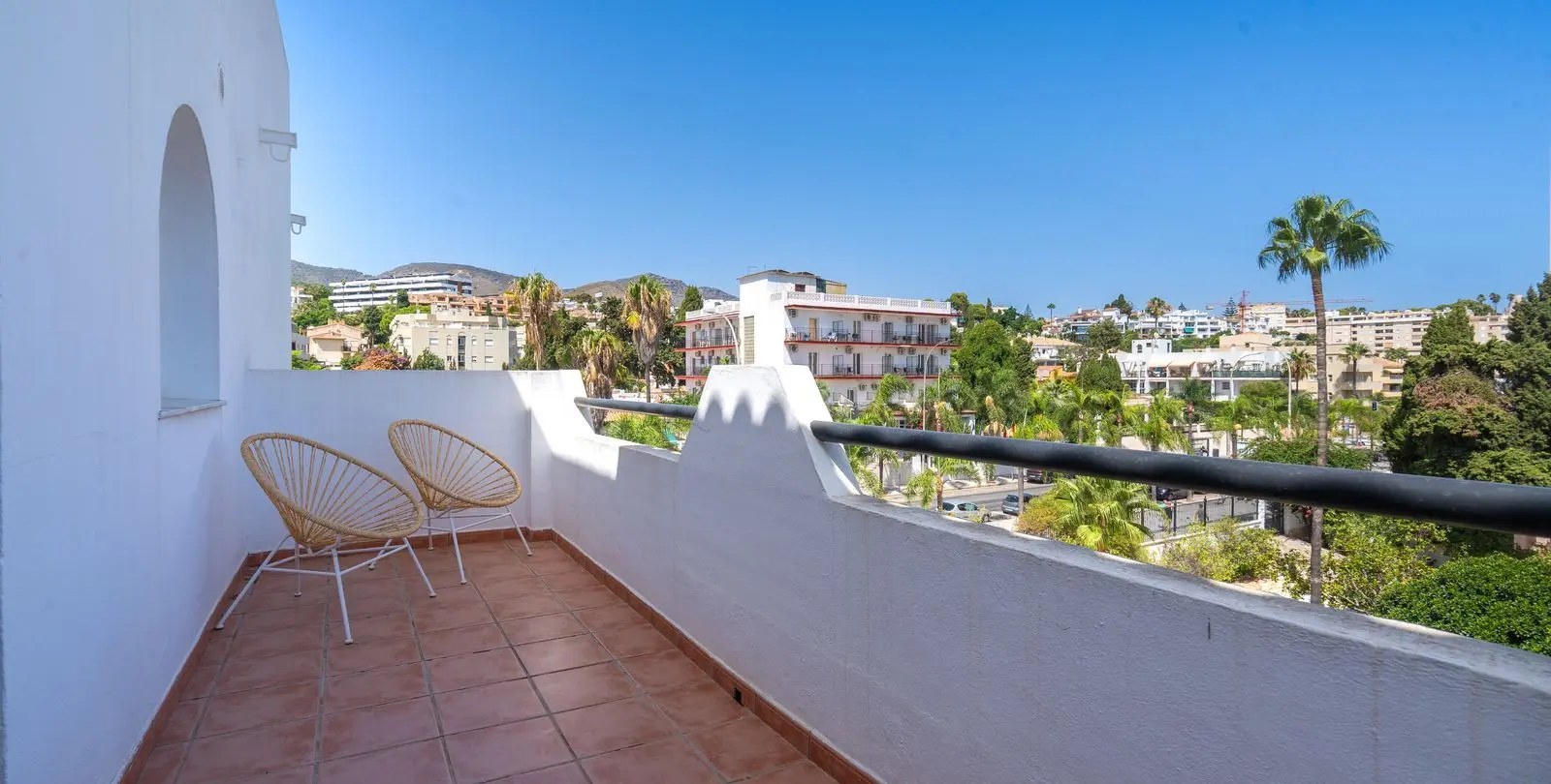 Sale of penthouse duplex in La Carihuela 22