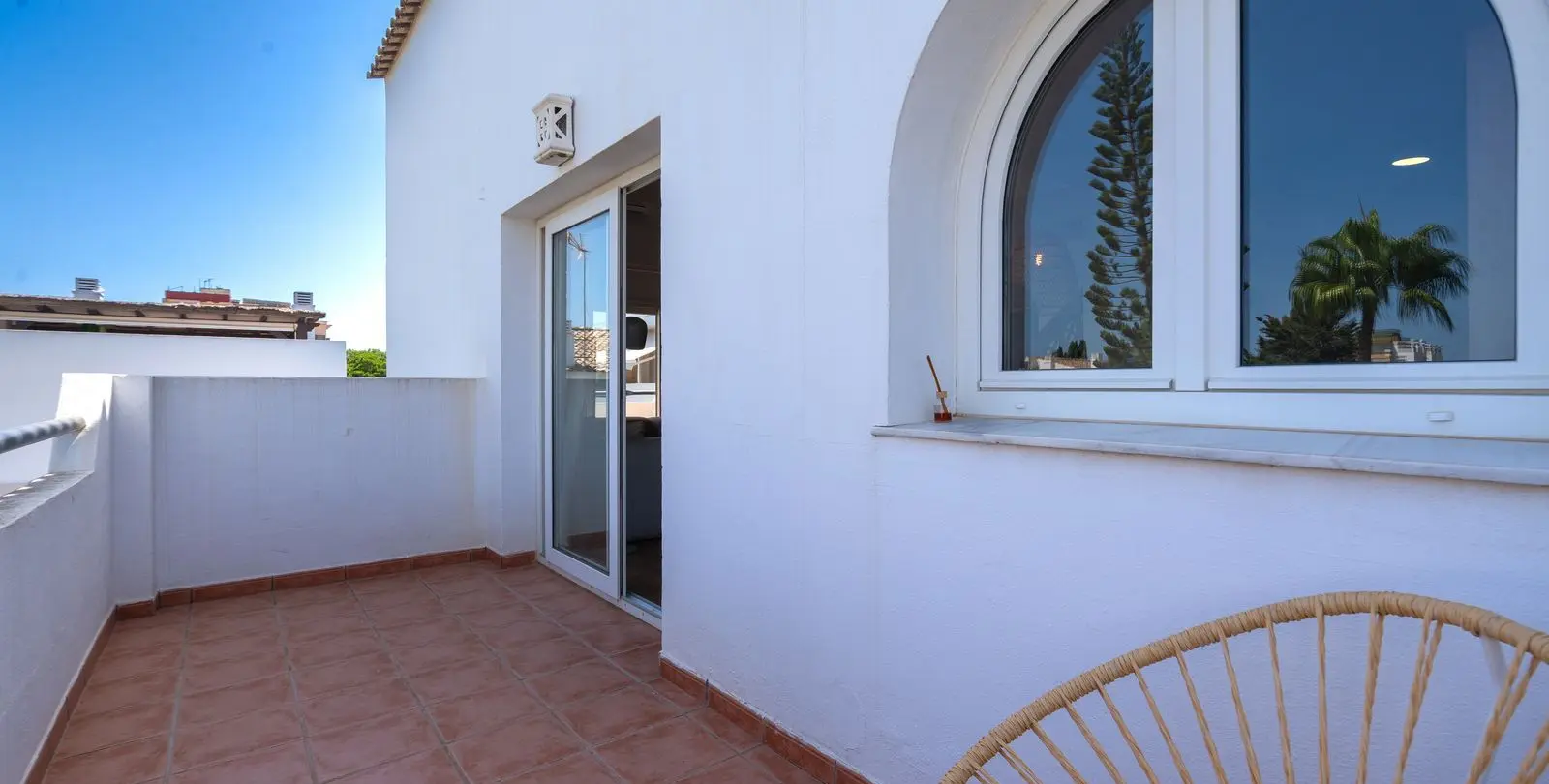 Sale of penthouse duplex in La Carihuela 23