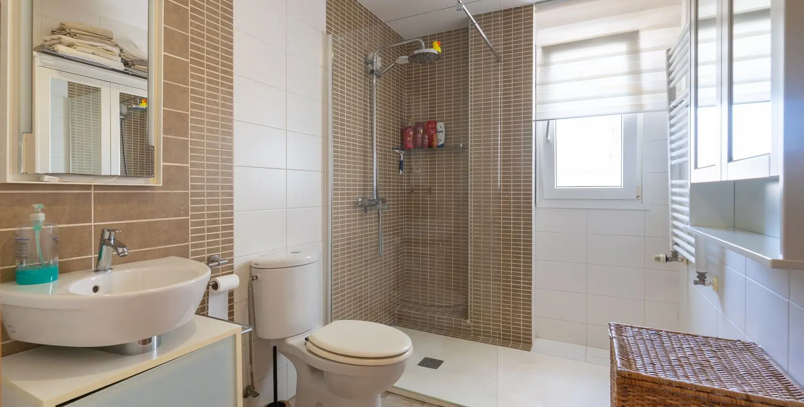Sale of penthouse duplex in La Carihuela 24