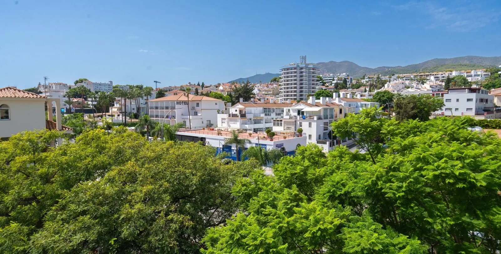 Sale of penthouse duplex in La Carihuela 34