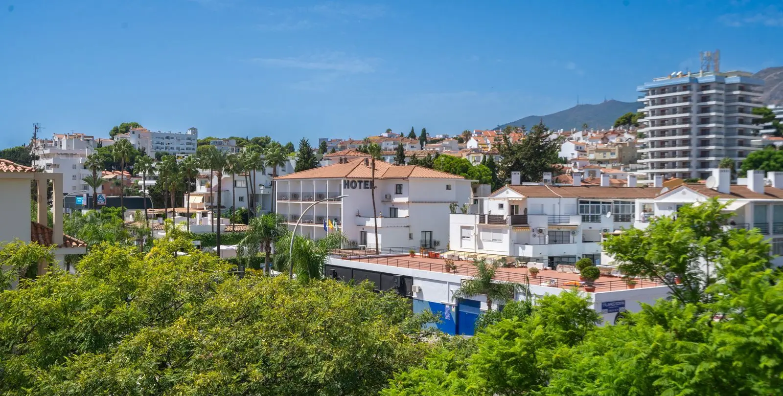 Sale of penthouse duplex in La Carihuela 39