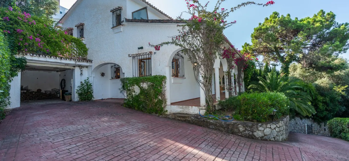 Venta de villa independiente en Elviria 0