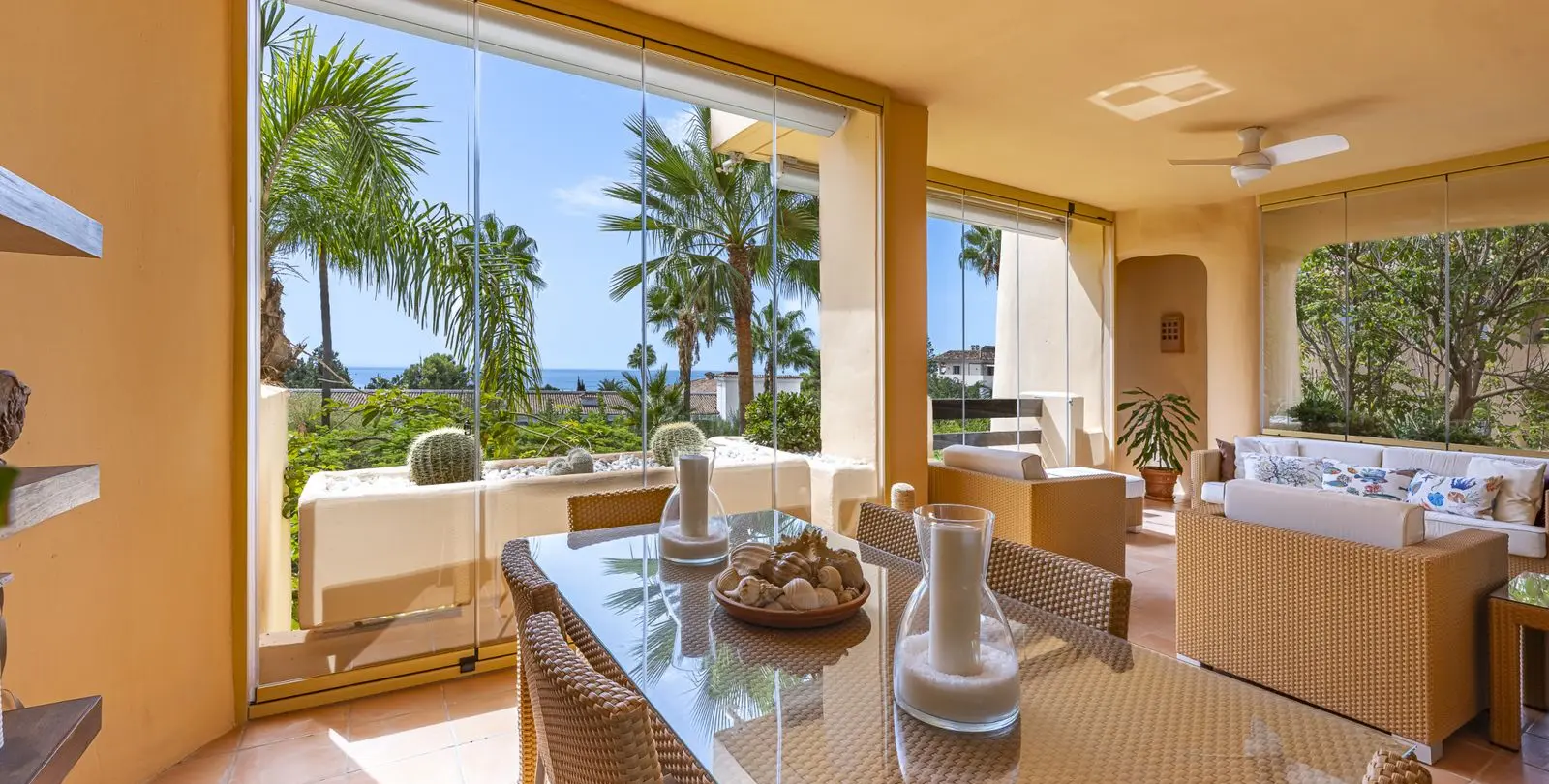 Venta de apartamento en planta media en The Golden Mile 2