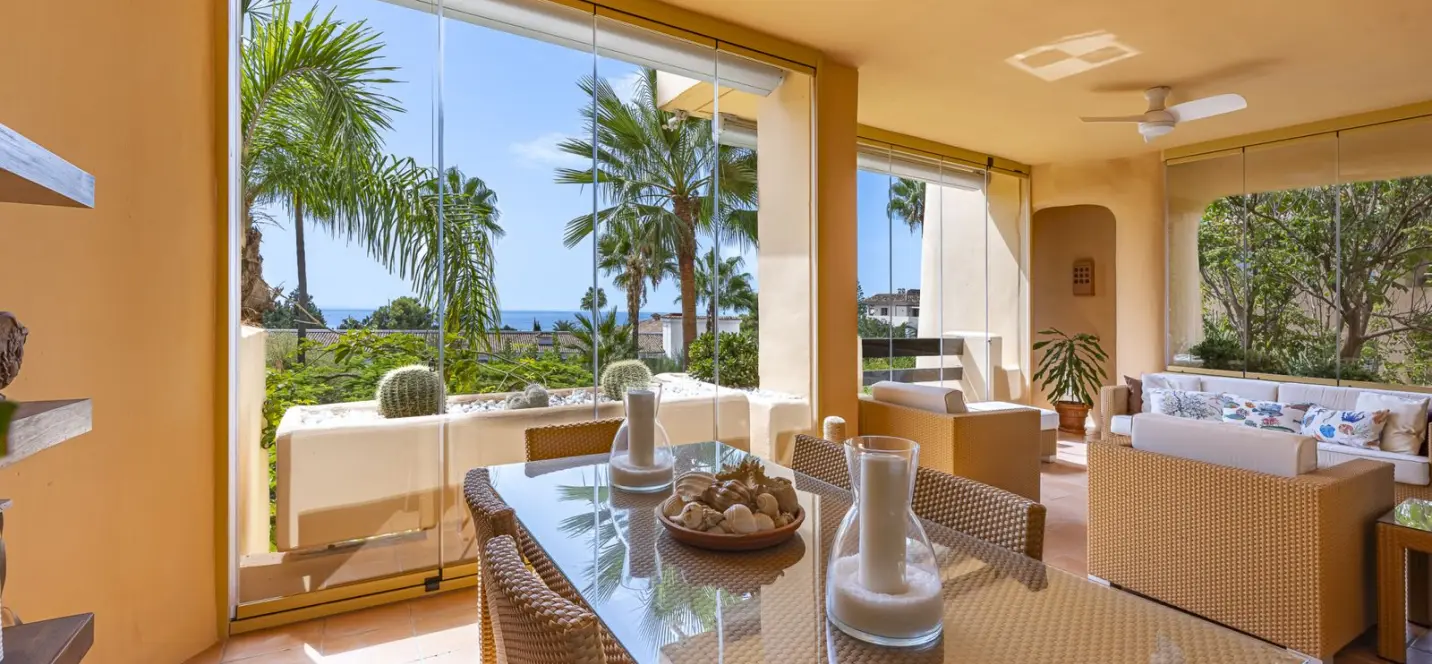 Venta de apartamento en planta media en The Golden Mile 1