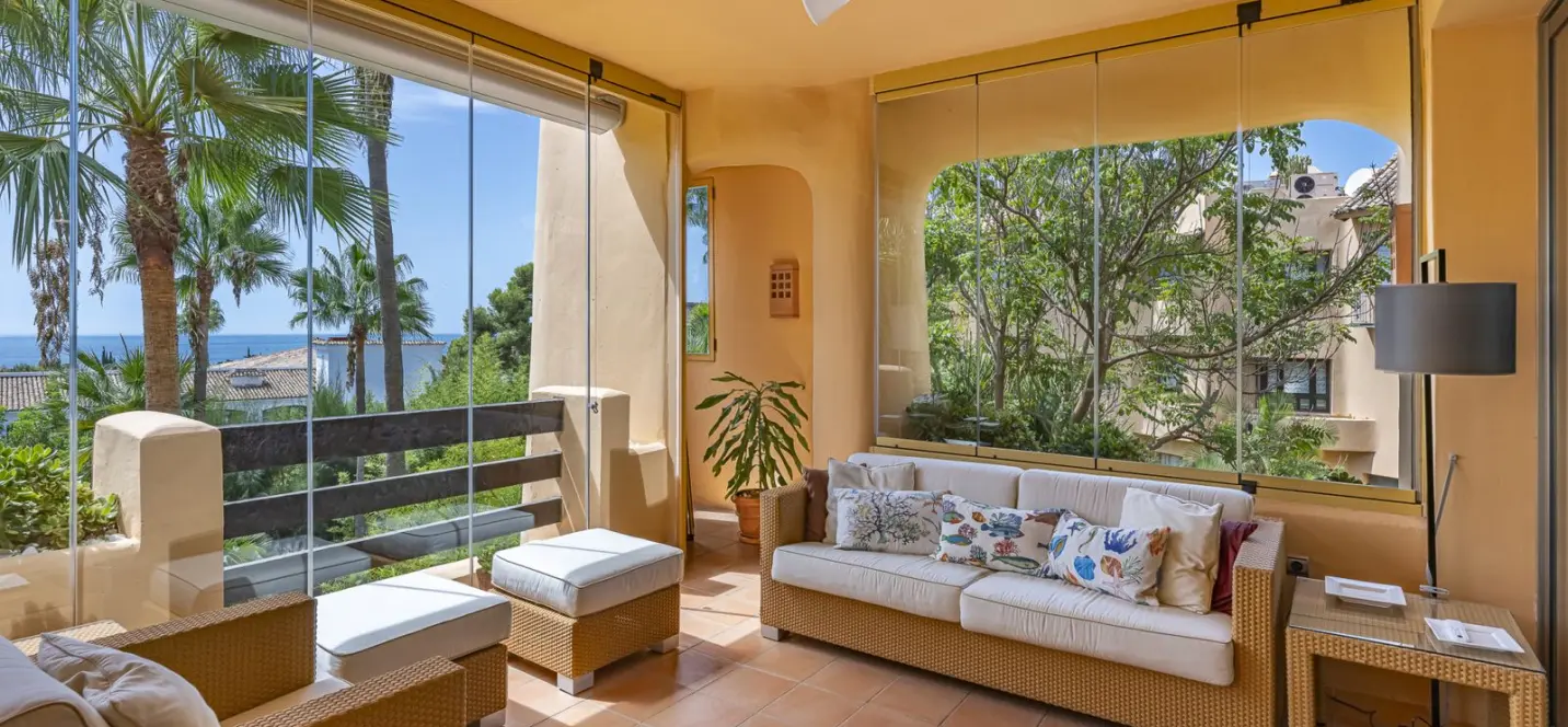 Venta de apartamento en planta media en The Golden Mile 2