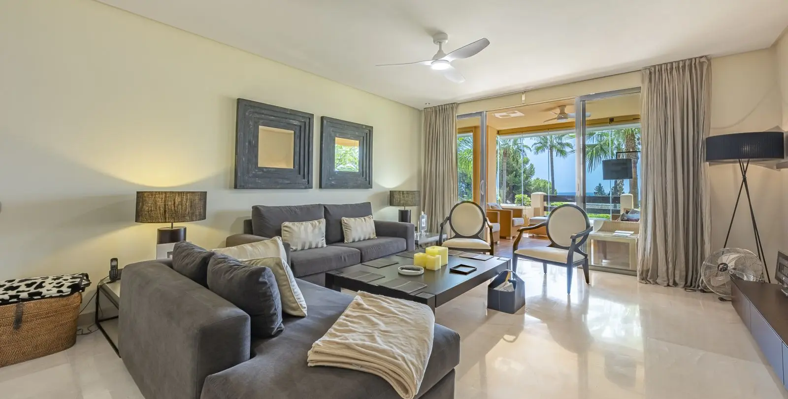 Venta de apartamento en planta media en The Golden Mile 5