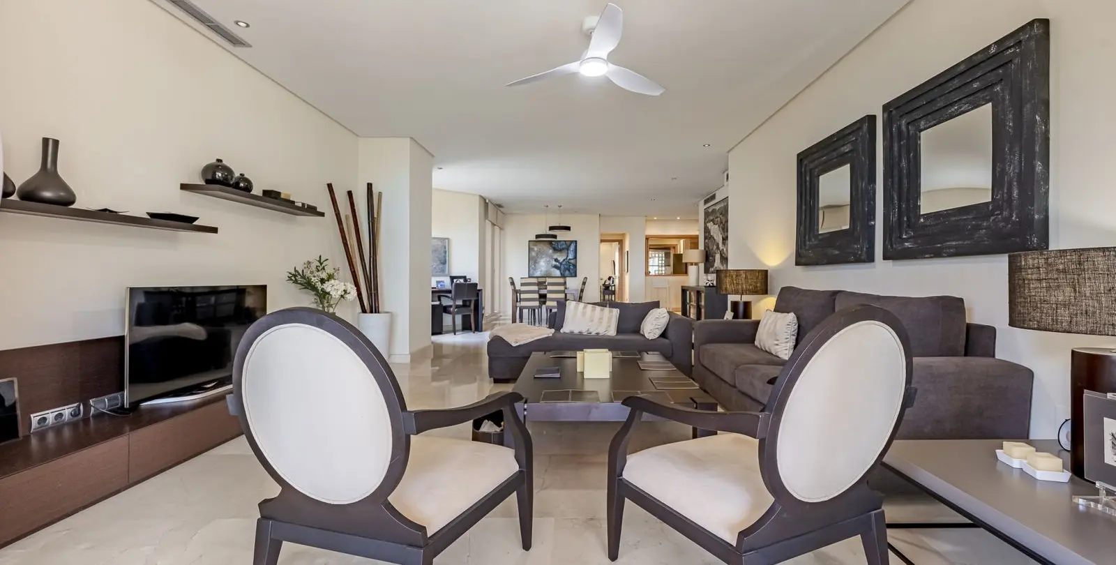 Venta de apartamento en planta media en The Golden Mile 7