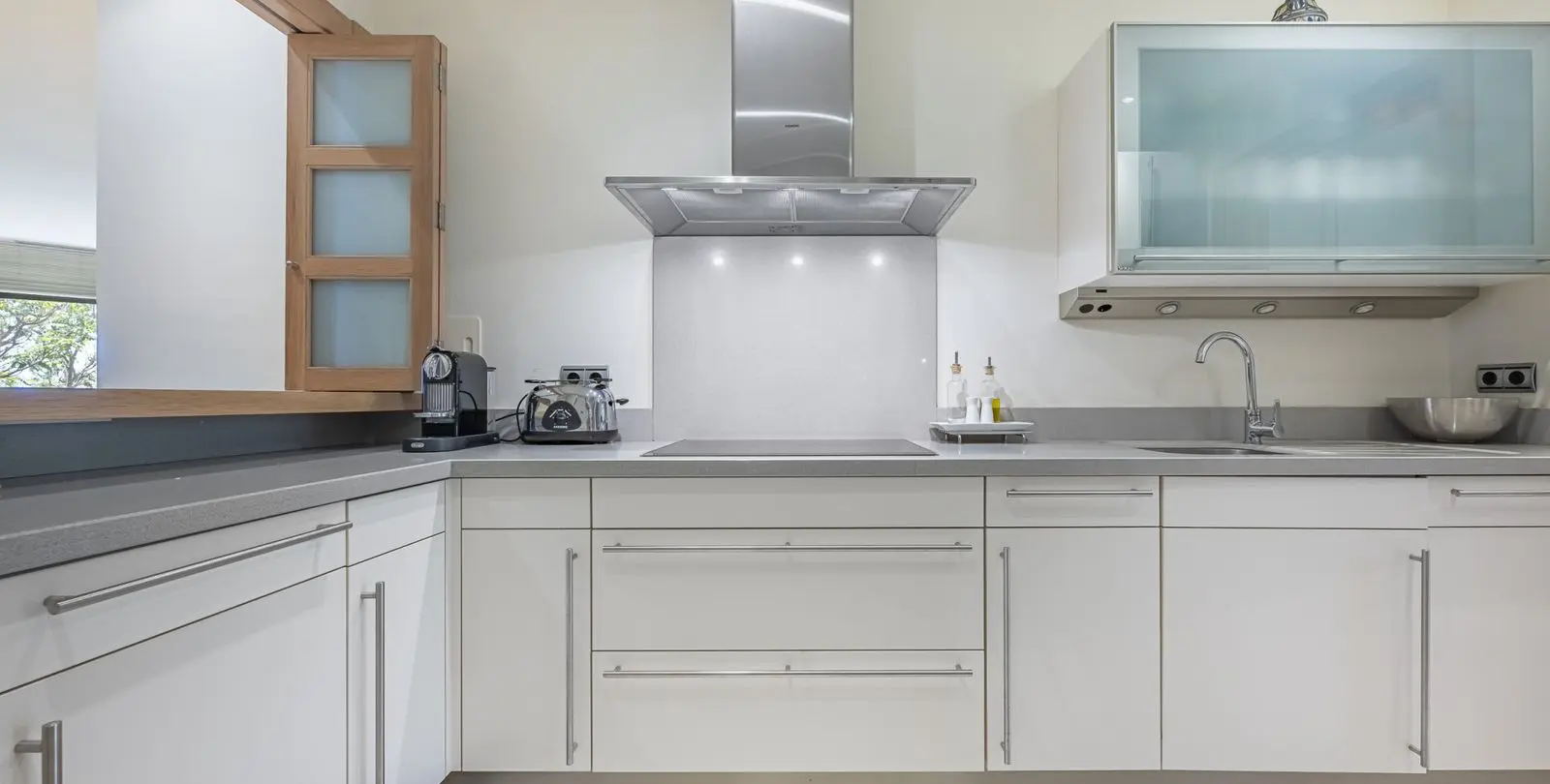 Venta de apartamento en planta media en The Golden Mile 15