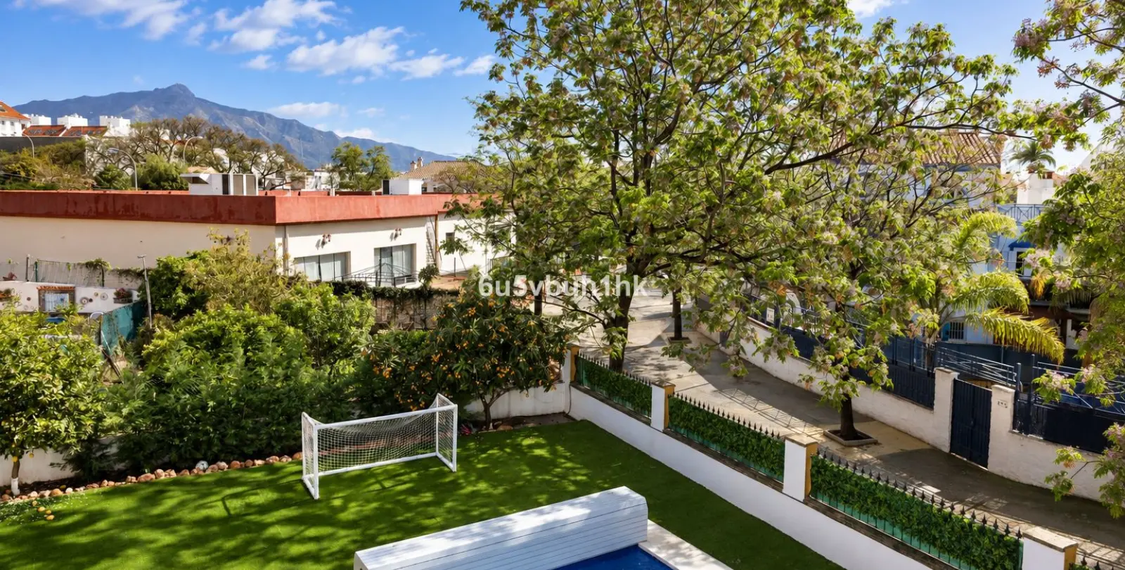 Venta de villa independiente en San Pedro de Alcántara 40