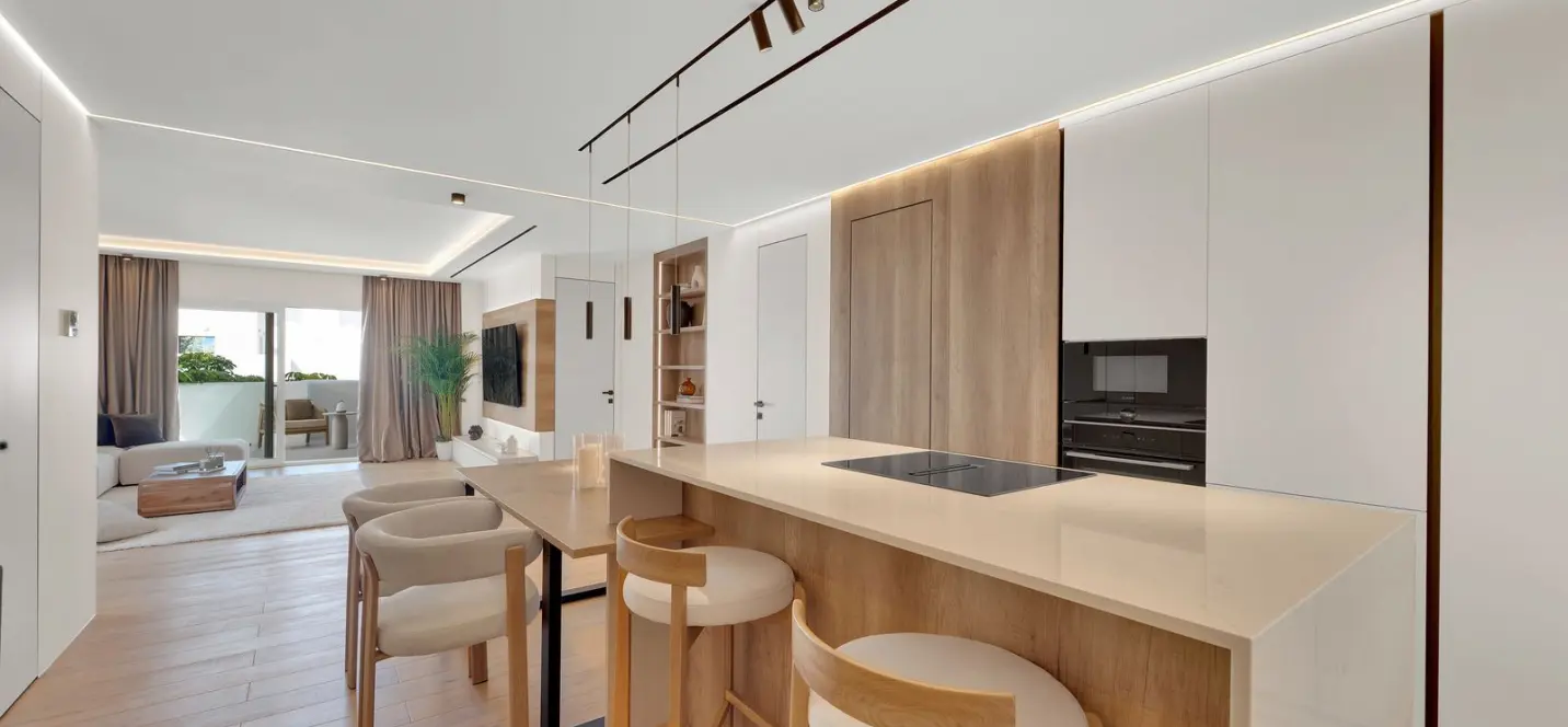 Venta de apartamento en planta media en Nagüeles 2