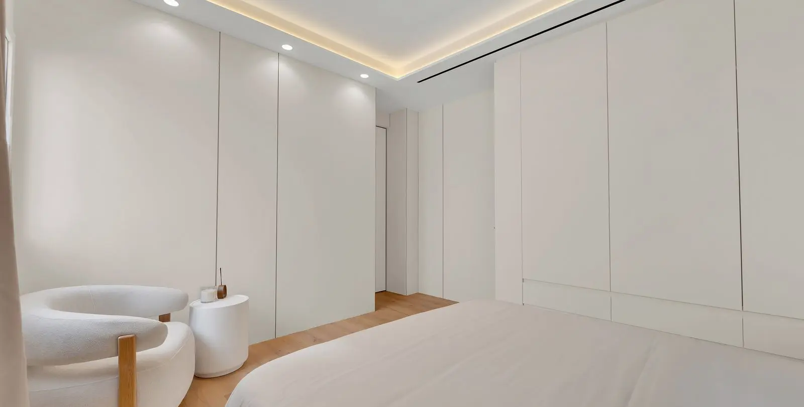 Venta de apartamento en planta media en Nagüeles 11