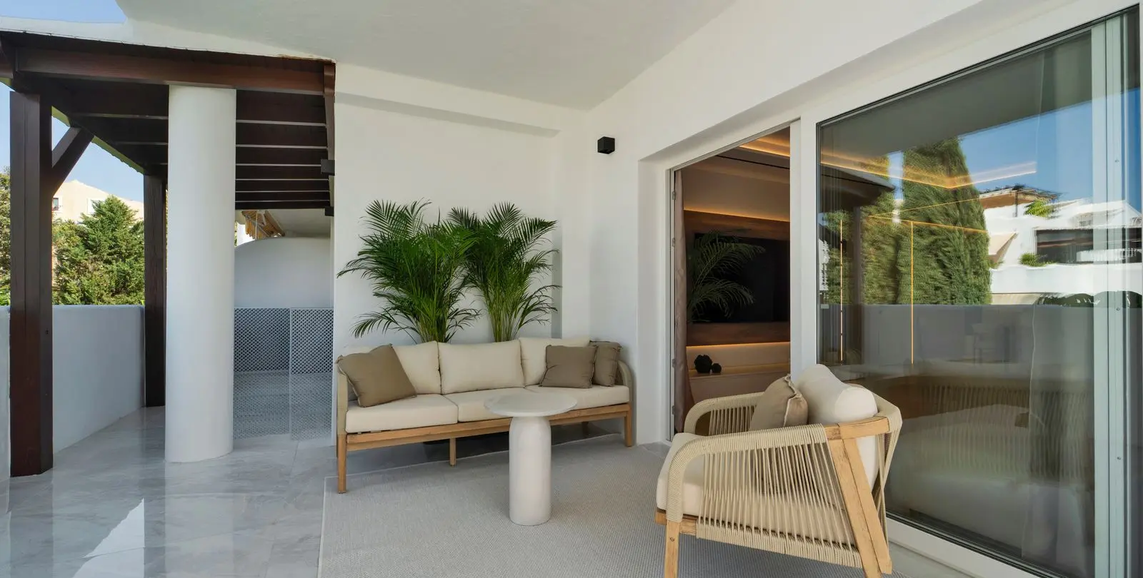 Venta de apartamento en planta media en Nagüeles 14