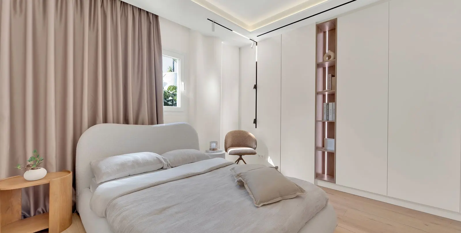Venta de apartamento en planta media en Nagüeles 16
