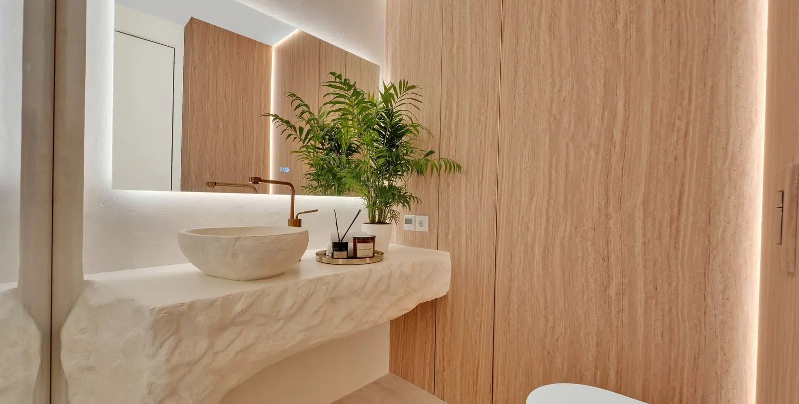Venta de apartamento en planta media en Nagüeles 19
