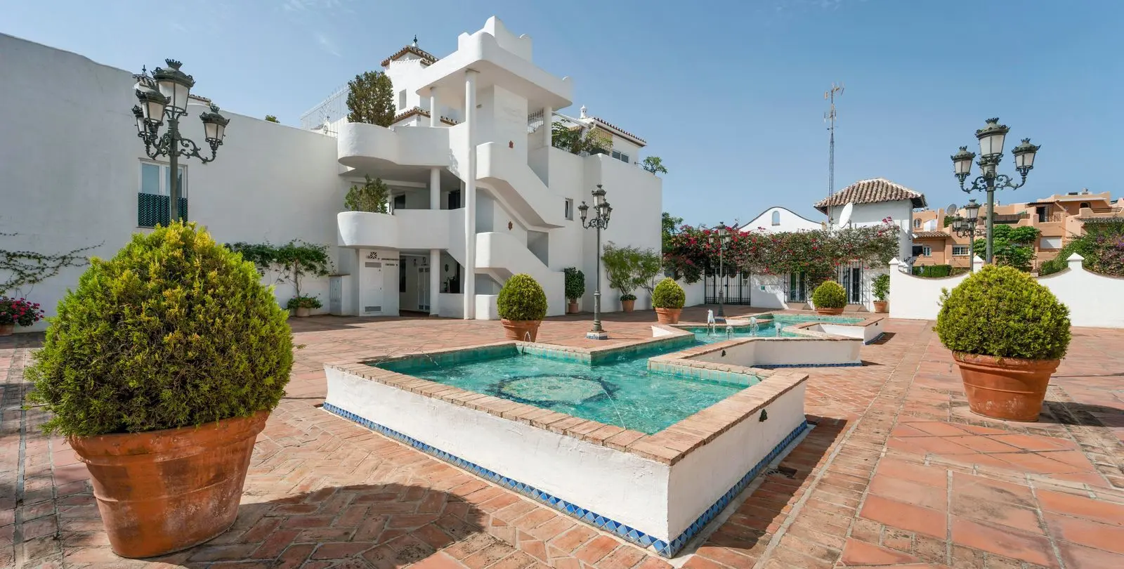 Venta de apartamento en planta media en Nagüeles 23